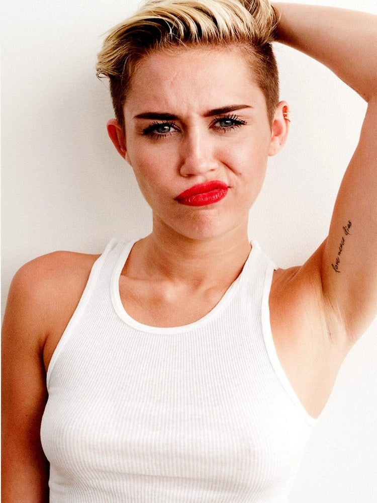 Miley Cyrus 8.5 x 11 Candid Color Photograph Art Print Photo Picture Collectibles:Photographic Images:Photographs Style Your Walls